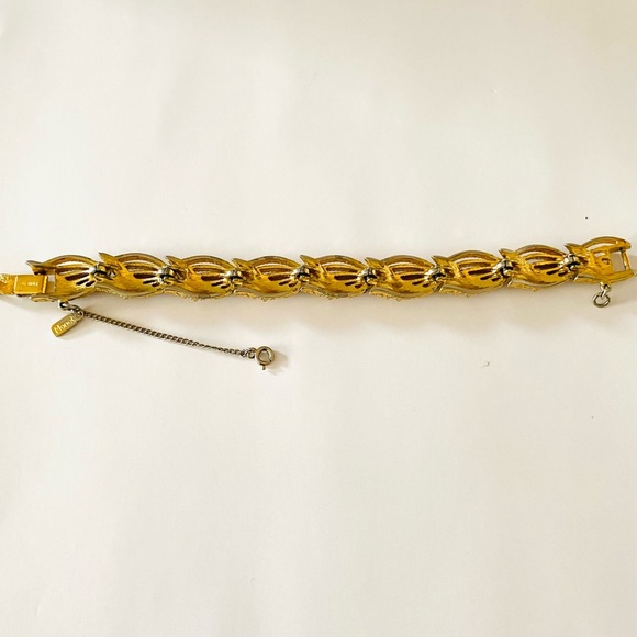 Vintage Signed Monet 1970s Textured Fish Retro Bracelet. - Picture 2 of 6